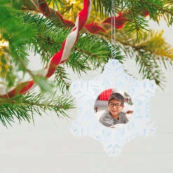 Hallmark Magic Sparkling Snowflake Photo Personalized Ornament With Light -Hallmark online Shop Magic Sparkling Snowflake Photo Keepsake Personalized Ornament With Light 2999QHE2010B3 02