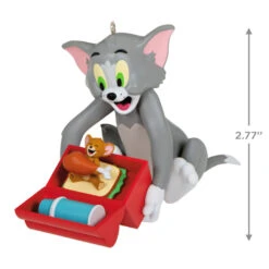 Hallmark Tom And Jerry™ What's For Lunch? Ornament -Hallmark online Shop Tom and Jerry Lunch Box Keepsake Ornament 1899QXI6059 03